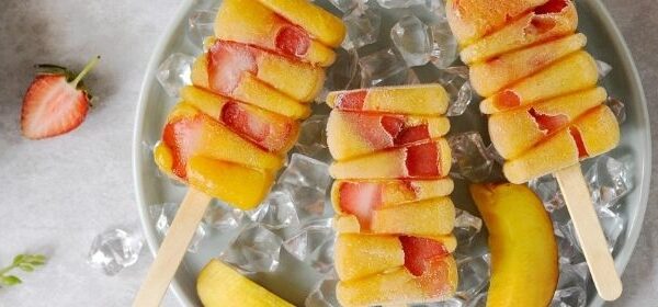 Maplefarm ghiaccioli allo sciroppo d'acero con pesche e fragole - ricetta